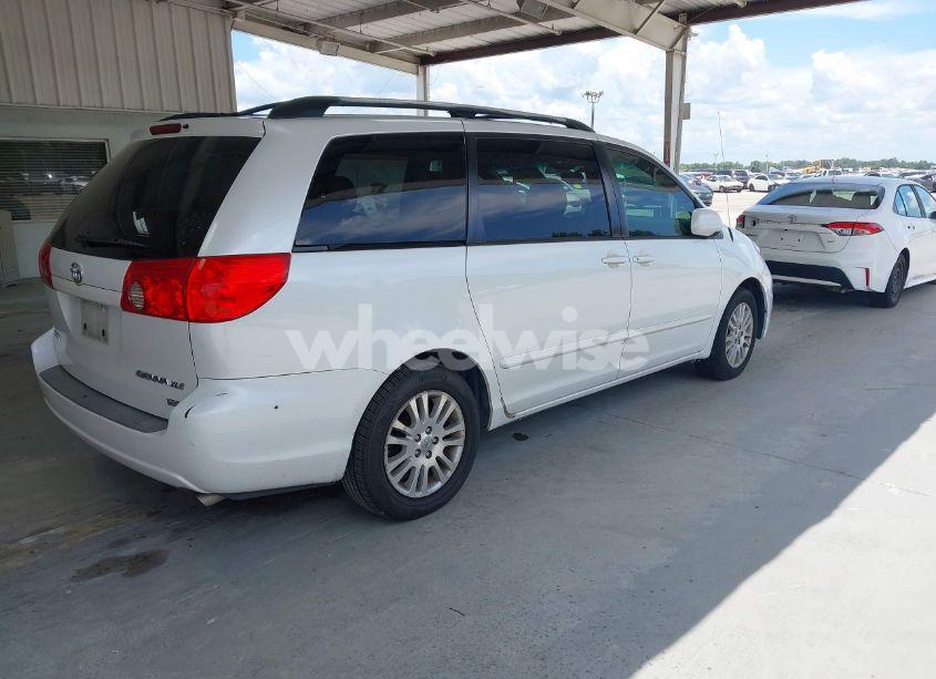 Photo 4 of 2008 Toyota Sienna XLE (VIN 5TDZK22C98S211176)