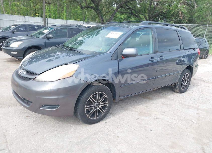 Photo 2 of 2009 Toyota Sienna XLE (VIN 5TDZK22C99S263134)