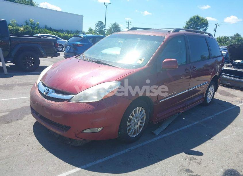 Photo 2 of 2009 Toyota Sienna (VIN 5TDZK22C99S274280)