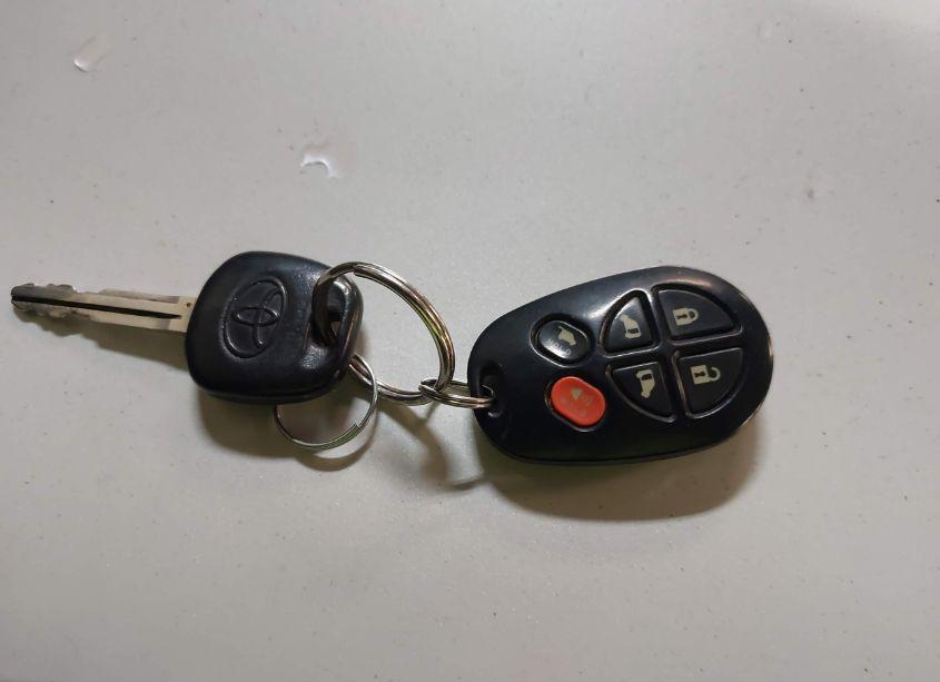Photo 11 of 2007 Toyota Sienna XLE (VIN 5TDZK22CX7S032241)