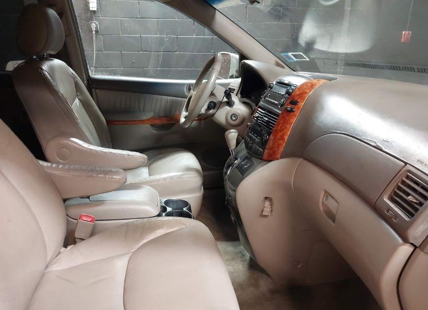 Photo 5 of 2007 Toyota Sienna XLE (VIN 5TDZK22CX7S032241)