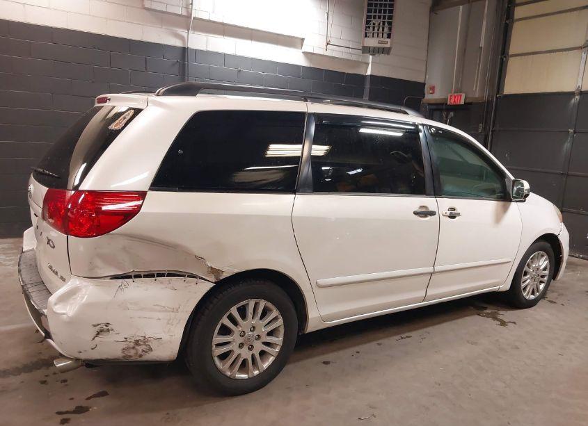 Photo 6 of 2007 Toyota Sienna XLE (VIN 5TDZK22CX7S032241)