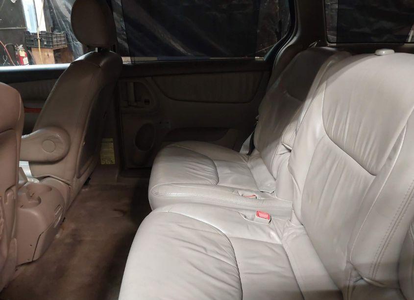 Photo 8 of 2007 Toyota Sienna XLE (VIN 5TDZK22CX7S032241)