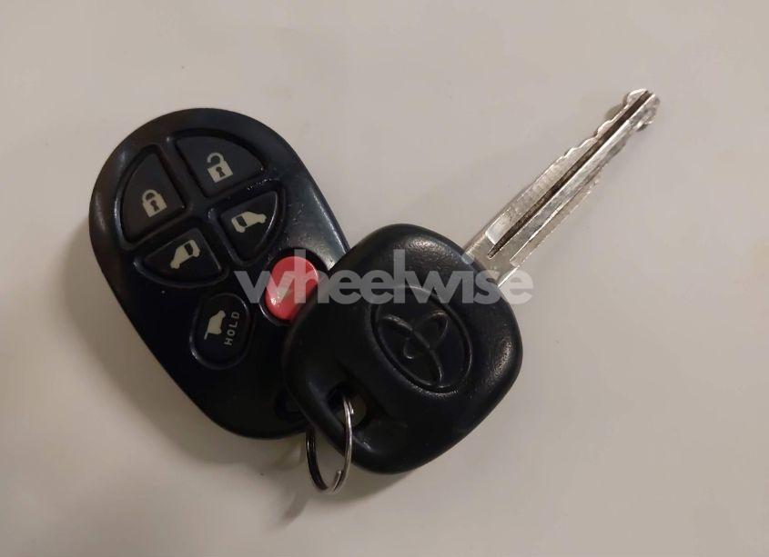 Photo 11 of 2007 Toyota Sienna XLE (VIN 5TDZK22CX7S083044)