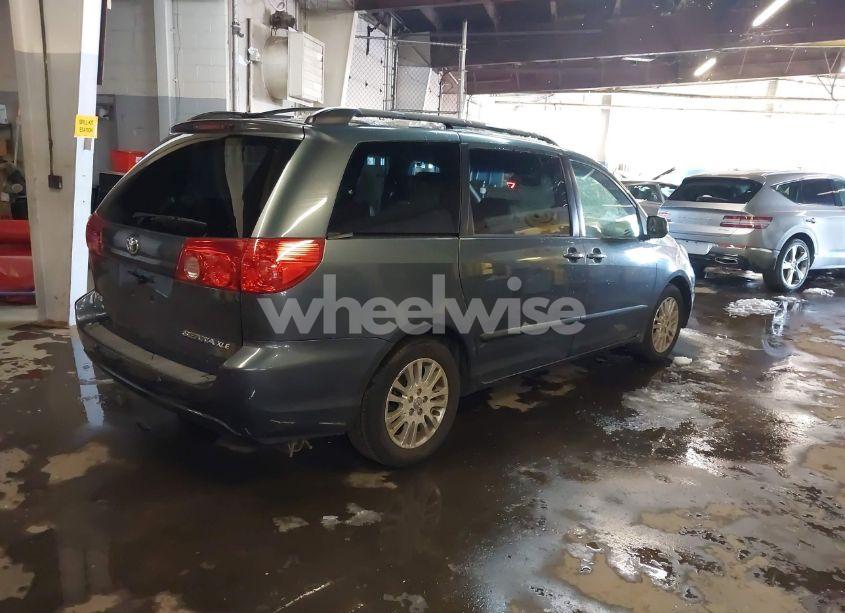 Photo 4 of 2007 Toyota Sienna XLE (VIN 5TDZK22CX7S083044)