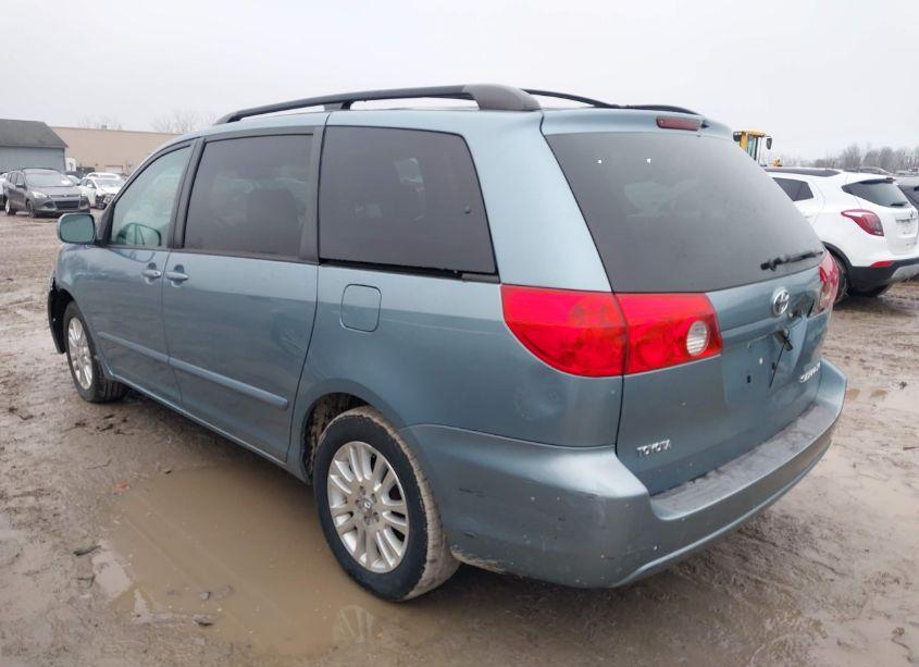 Photo 3 of 2008 Toyota Sienna XLE (VIN 5TDZK22CX8S151389)
