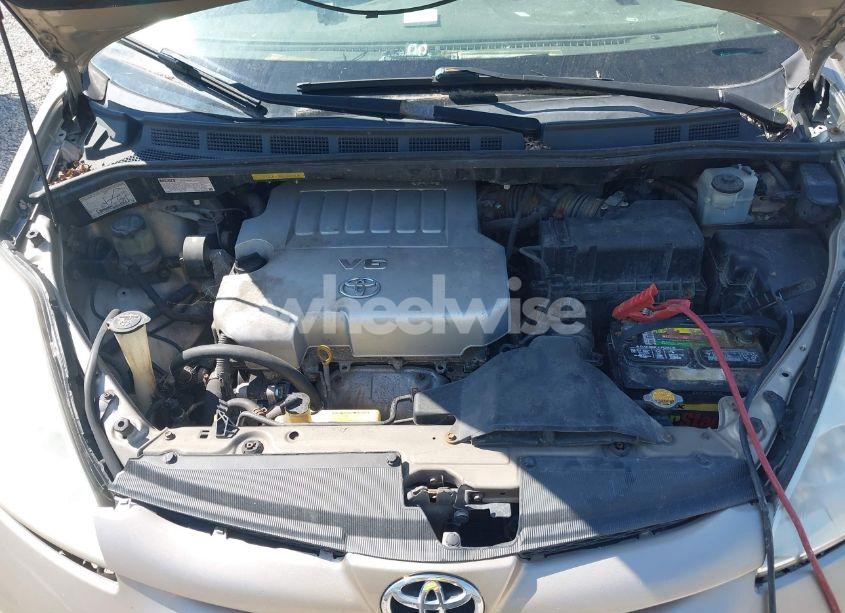 Photo 10 of 2009 Toyota Sienna XLE (VIN 5TDZK22CX9S257522)
