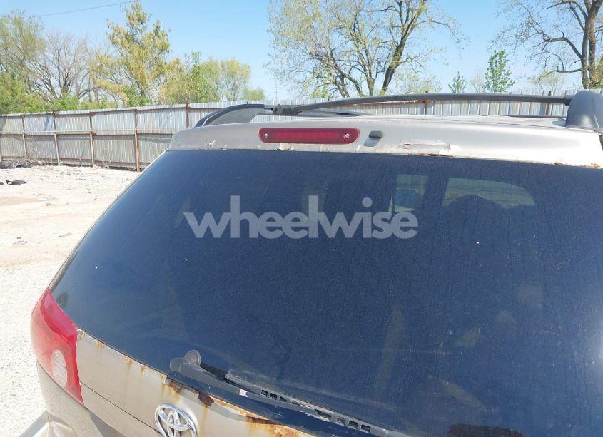 Photo 15 of 2009 Toyota Sienna XLE (VIN 5TDZK22CX9S257522)