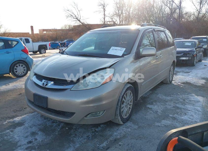 Photo 2 of 2009 Toyota Sienna LIMITED (VIN 5TDZK22CX9S270853)