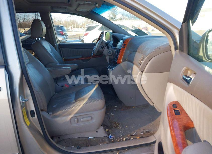 Photo 5 of 2009 Toyota Sienna LIMITED (VIN 5TDZK22CX9S270853)