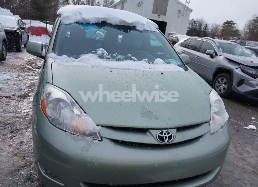 Photo 12 of 2009 Toyota Sienna XLE (VIN 5TDZK22CX9S281657)