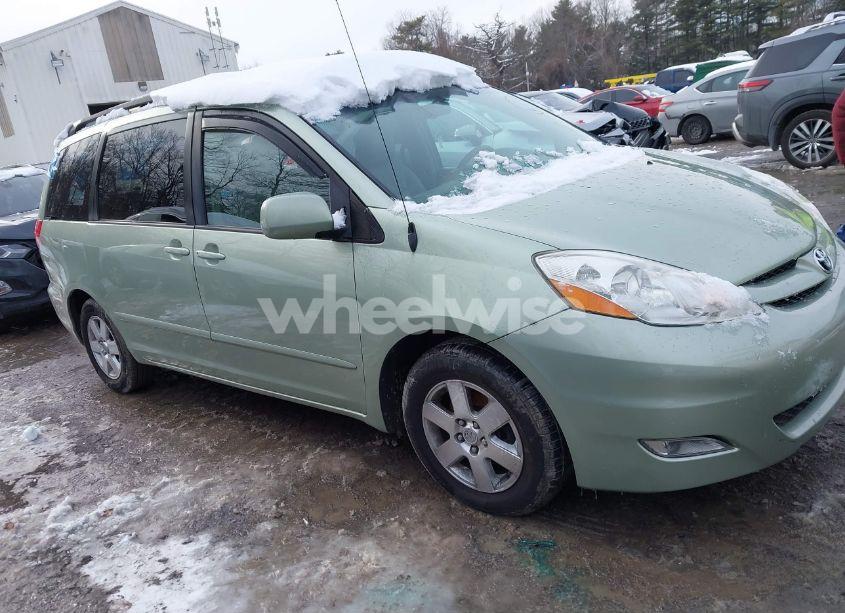 Photo 13 of 2009 Toyota Sienna XLE (VIN 5TDZK22CX9S281657)