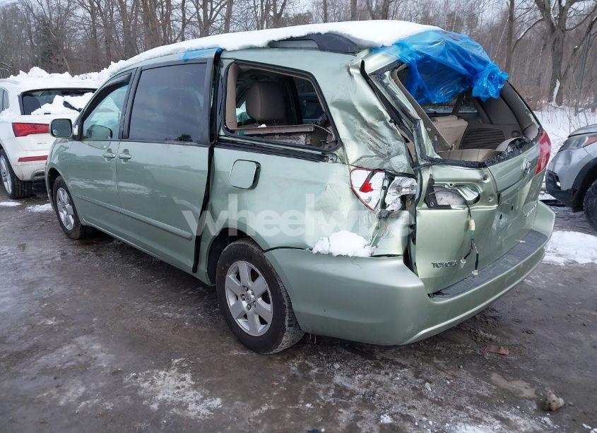 Photo 3 of 2009 Toyota Sienna XLE (VIN 5TDZK22CX9S281657)