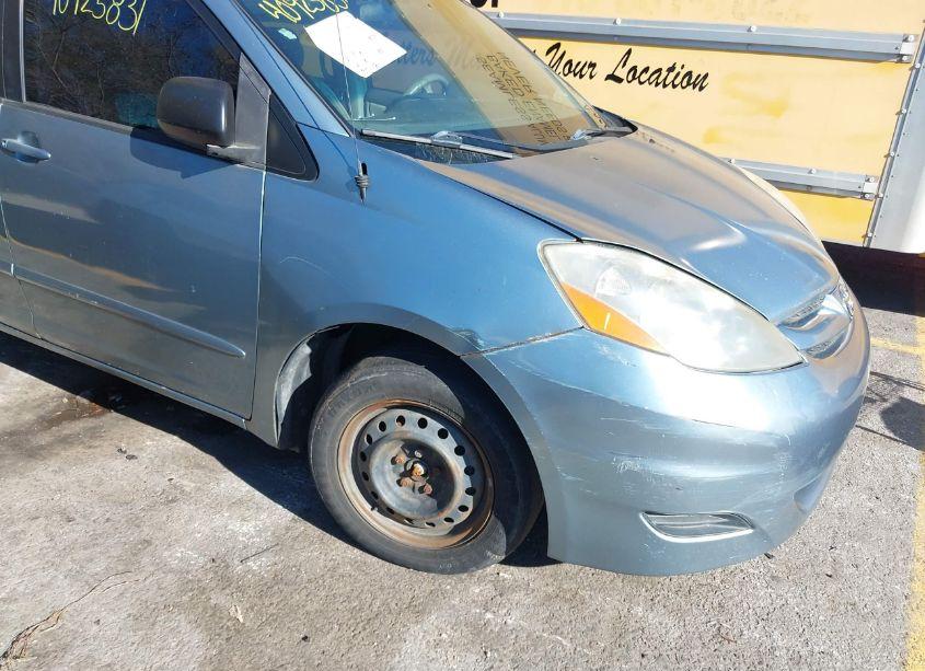 Photo 6 of 2007 Toyota Sienna LE (VIN 5TDZK23C07S015222)