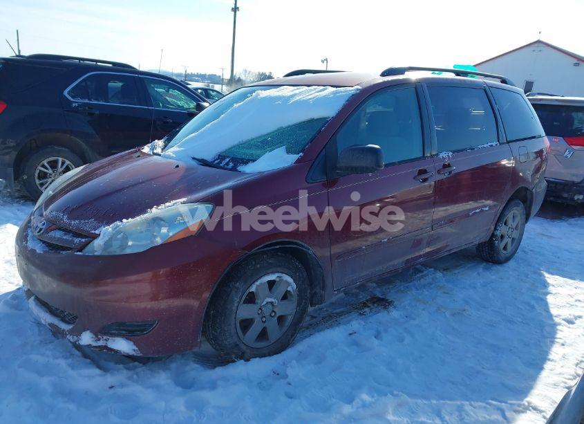 Photo 2 of 2007 Toyota Sienna LE (VIN 5TDZK23C07S023224)