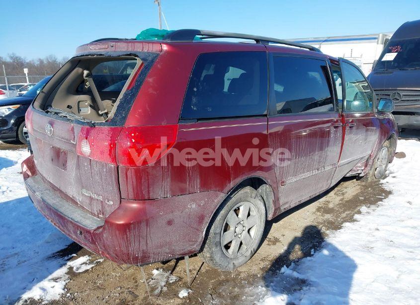 Photo 4 of 2007 Toyota Sienna LE (VIN 5TDZK23C07S023224)