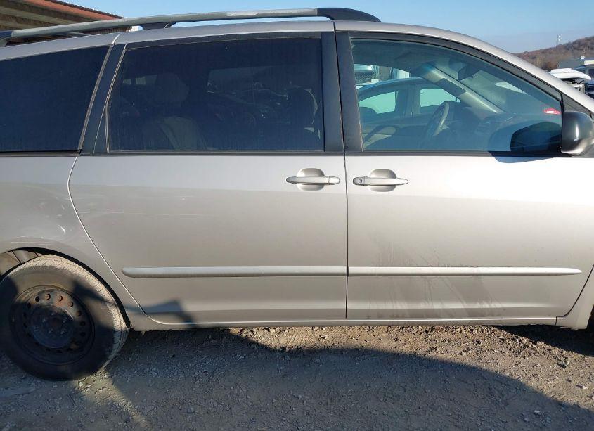 Photo 14 of 2007 Toyota Sienna LE (VIN 5TDZK23C07S035261)