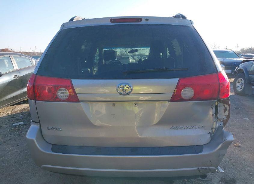 Photo 17 of 2007 Toyota Sienna LE (VIN 5TDZK23C07S035261)