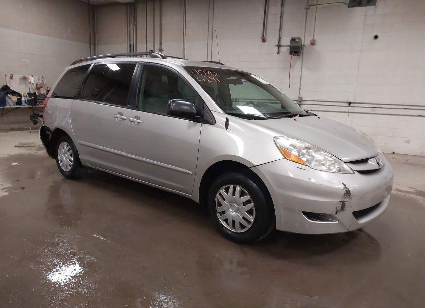 2007 Toyota Sienna LE (VIN 5TDZK23C07S035860) main photo