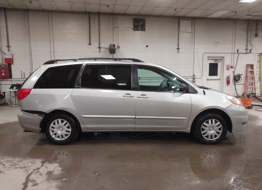 Photo 13 of 2007 Toyota Sienna LE (VIN 5TDZK23C07S035860)