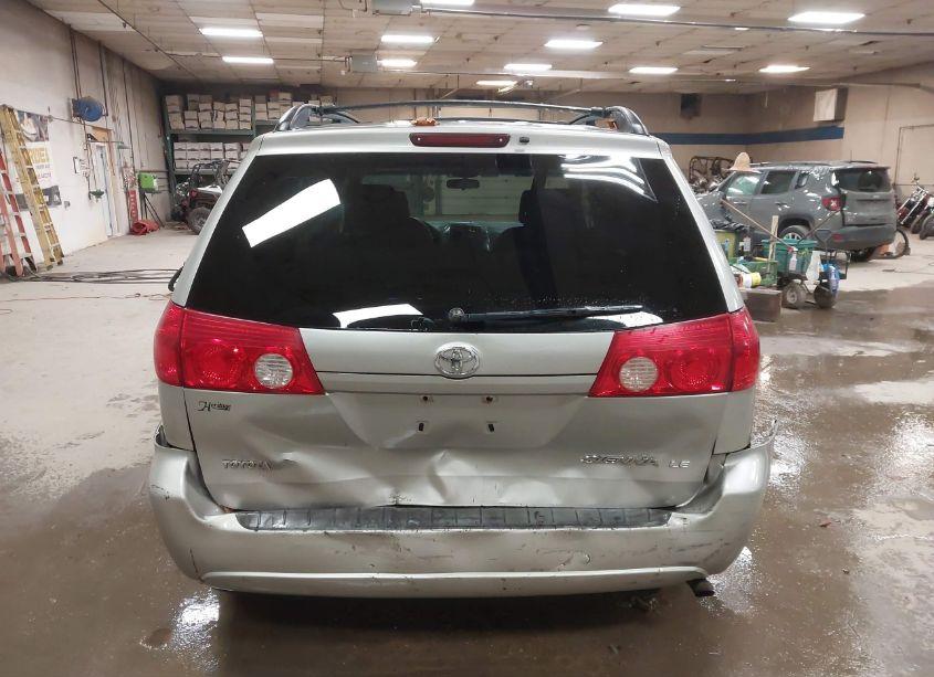 Photo 16 of 2007 Toyota Sienna LE (VIN 5TDZK23C07S035860)