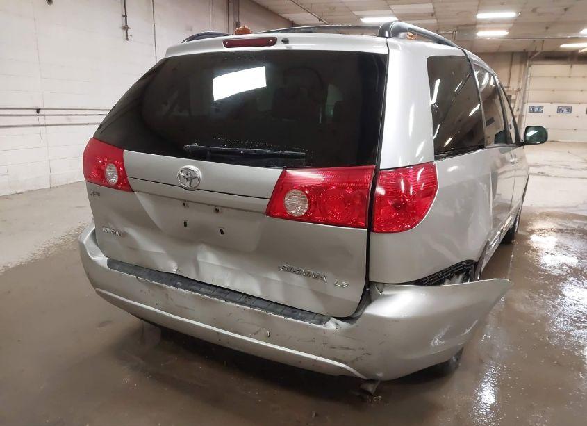 Photo 6 of 2007 Toyota Sienna LE (VIN 5TDZK23C07S035860)