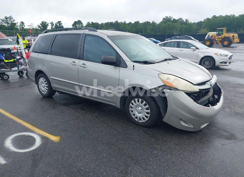2007 Toyota Sienna LE (VIN 5TDZK23C07S047443) main photo