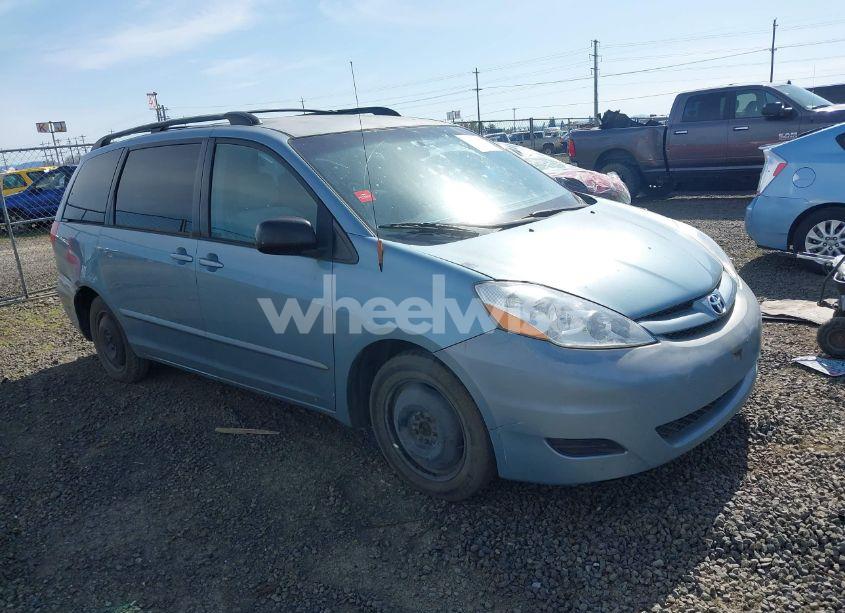 2007 Toyota Sienna LE (VIN 5TDZK23C07S061827) main photo