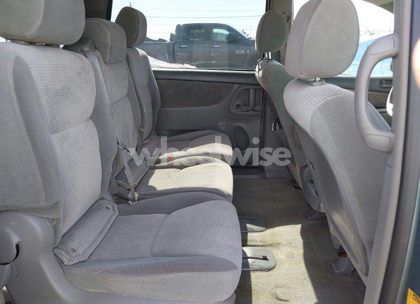 Photo 8 of 2007 Toyota Sienna LE (VIN 5TDZK23C07S061827)