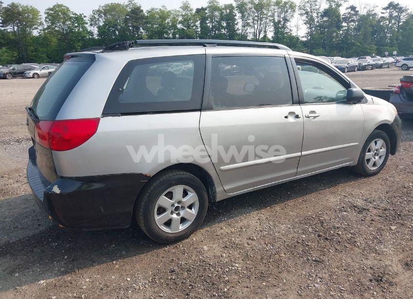 Photo 4 of 2007 Toyota Sienna CE (VIN 5TDZK23C07S066462)