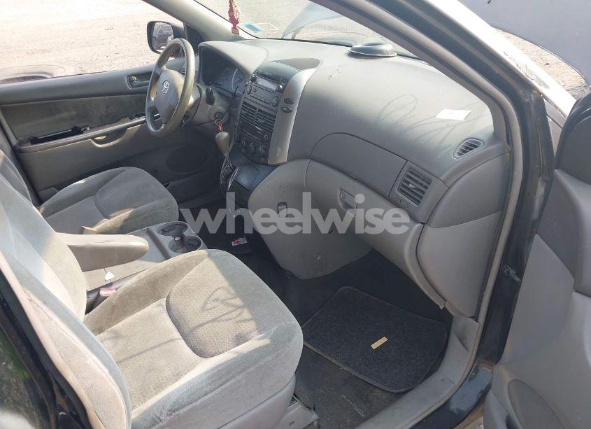 Photo 5 of 2007 Toyota Sienna CE (VIN 5TDZK23C07S066462)