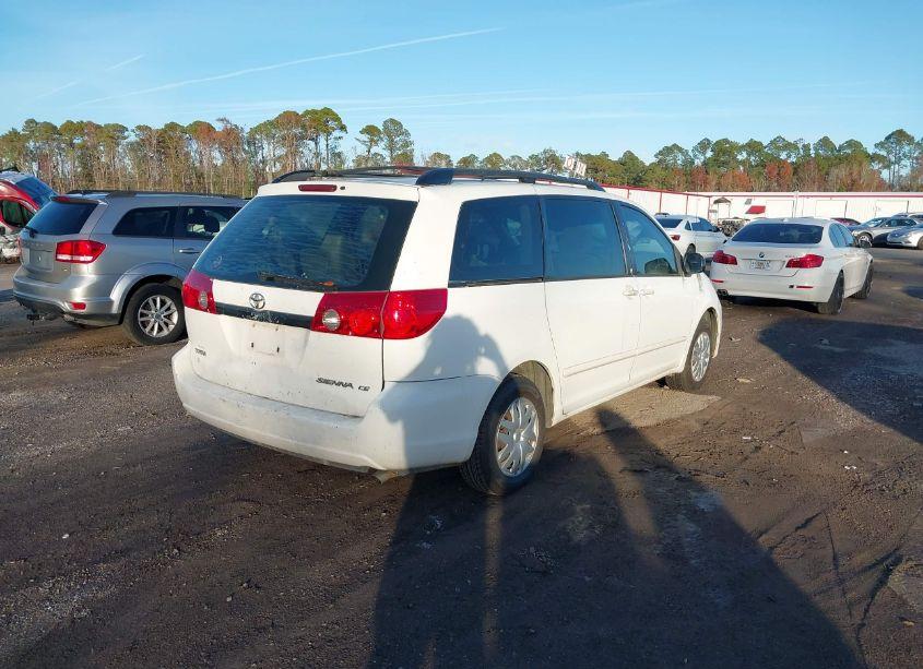 Photo 4 of 2007 Toyota Sienna CE (VIN 5TDZK23C07S093712)