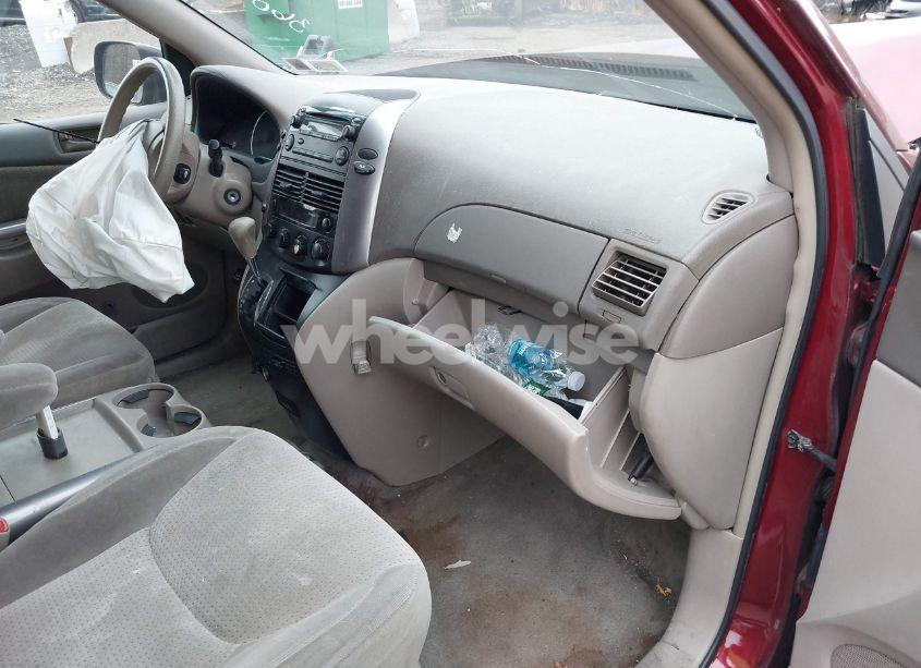 Photo 5 of 2008 Toyota Sienna LE (VIN 5TDZK23C08S100837)