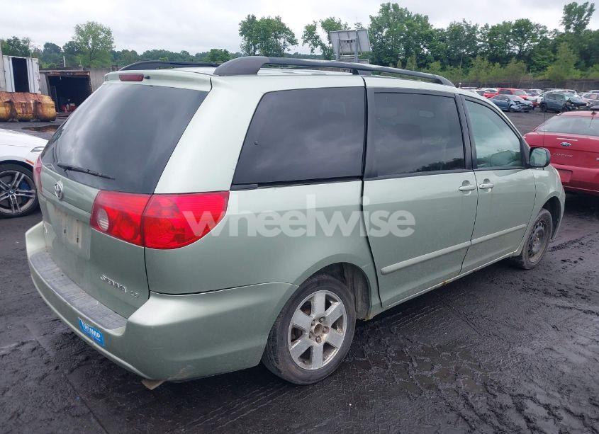 Photo 4 of 2008 Toyota Sienna LE (VIN 5TDZK23C08S102622)