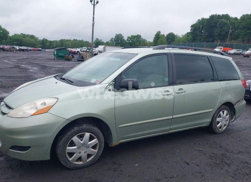 Photo 6 of 2008 Toyota Sienna LE (VIN 5TDZK23C08S102622)