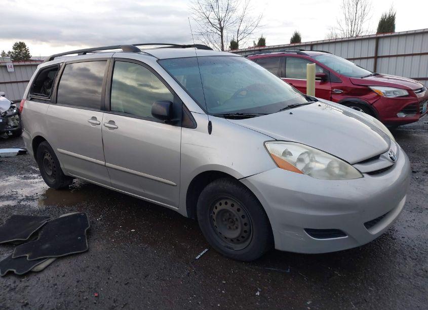 2008 Toyota Sienna LE (VIN 5TDZK23C08S104127) main photo