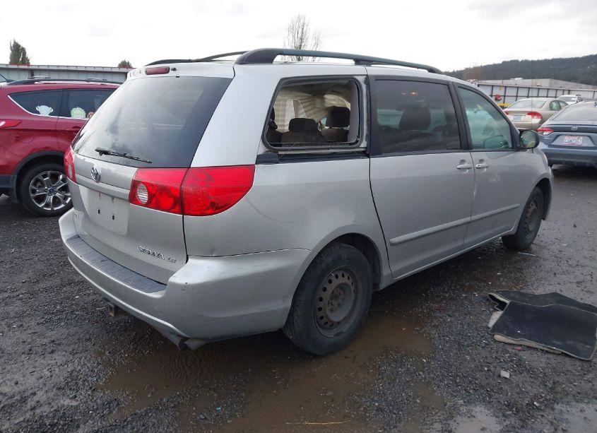 Photo 4 of 2008 Toyota Sienna LE (VIN 5TDZK23C08S104127)
