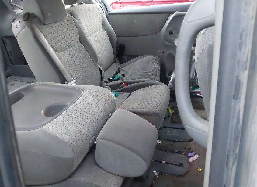 Photo 8 of 2008 Toyota Sienna LE (VIN 5TDZK23C08S104127)
