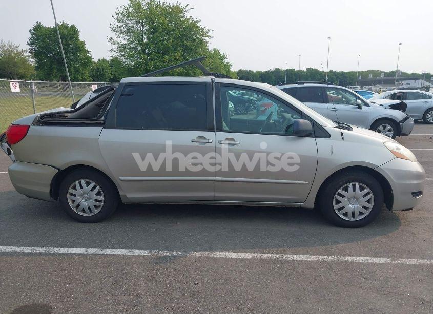 Photo 13 of 2008 Toyota Sienna LE (VIN 5TDZK23C08S110011)