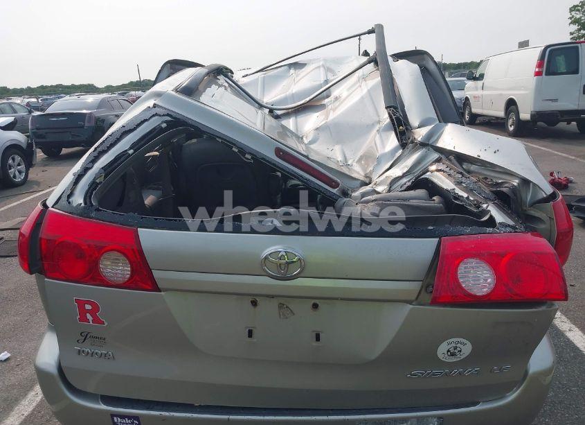 Photo 6 of 2008 Toyota Sienna LE (VIN 5TDZK23C08S110011)