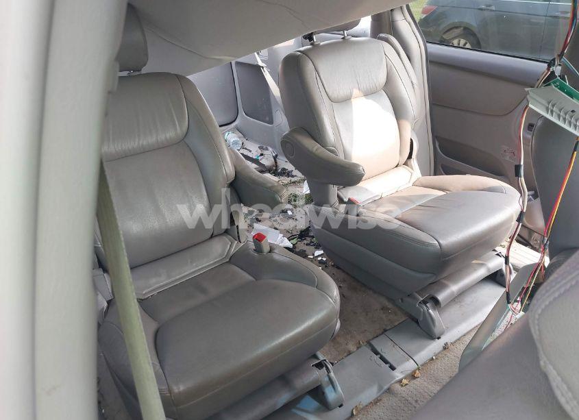 Photo 8 of 2008 Toyota Sienna LE (VIN 5TDZK23C08S110011)