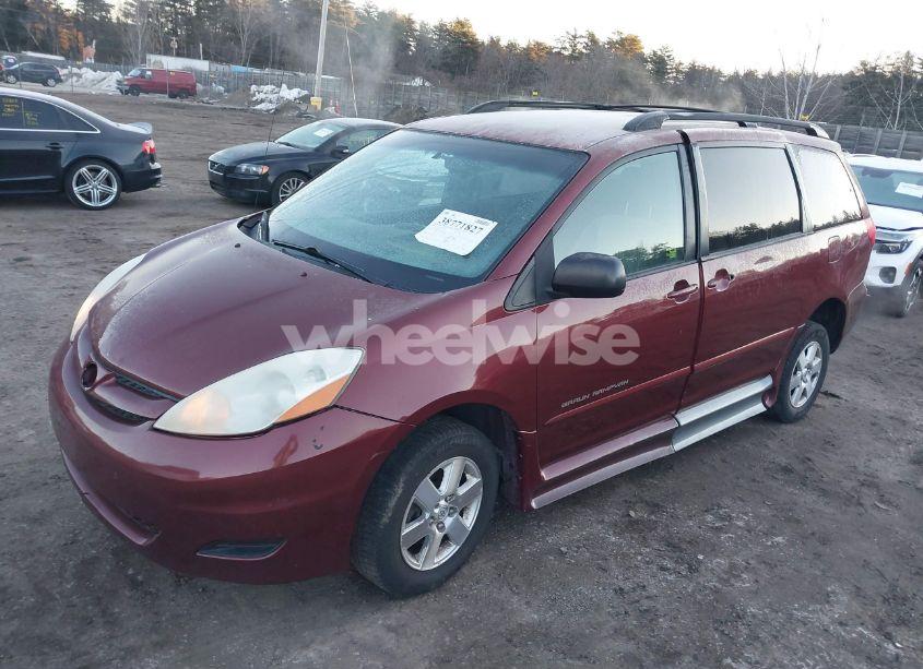 Photo 2 of 2008 Toyota Sienna LE (VIN 5TDZK23C08S121610)