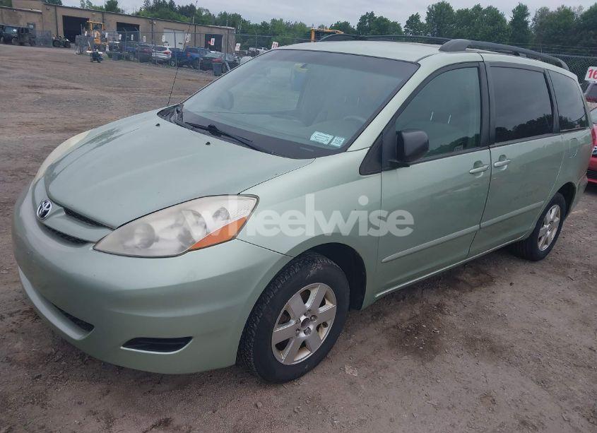Photo 2 of 2008 Toyota Sienna LE (VIN 5TDZK23C08S134860)