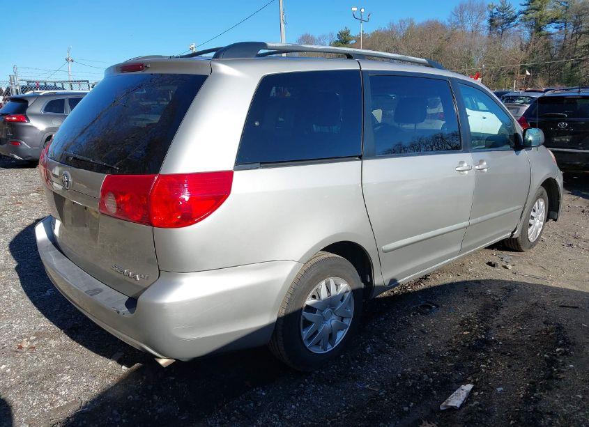 Photo 4 of 2008 Toyota Sienna LE (VIN 5TDZK23C08S139685)
