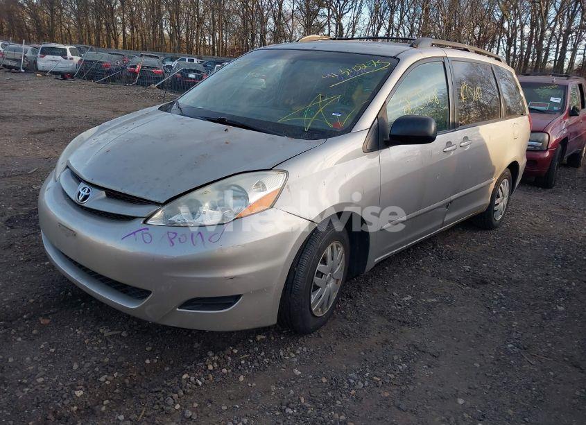 Photo 2 of 2008 Toyota Sienna (VIN 5TDZK23C08S180186)