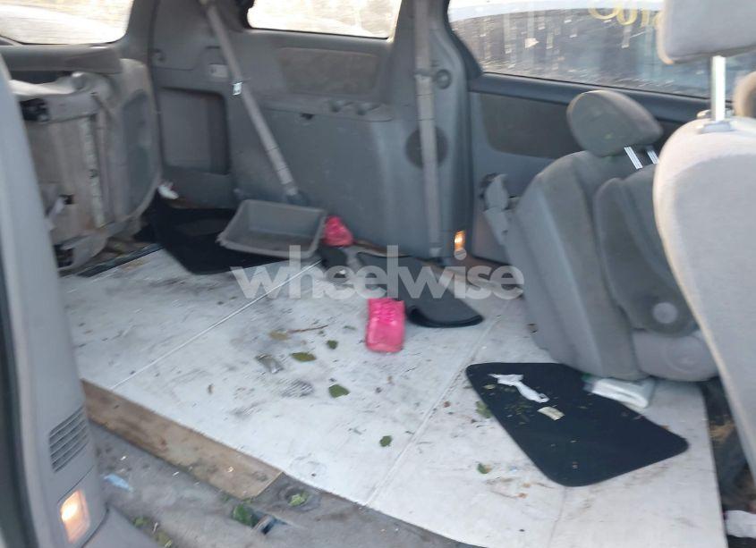 Photo 8 of 2008 Toyota Sienna (VIN 5TDZK23C08S180186)