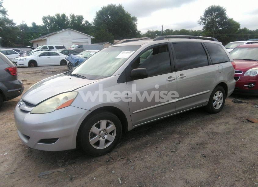 Photo 2 of 2008 Toyota Sienna LE (VIN 5TDZK23C08S186005)