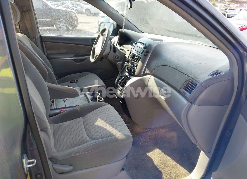 Photo 5 of 2008 Toyota Sienna LE (VIN 5TDZK23C08S193262)