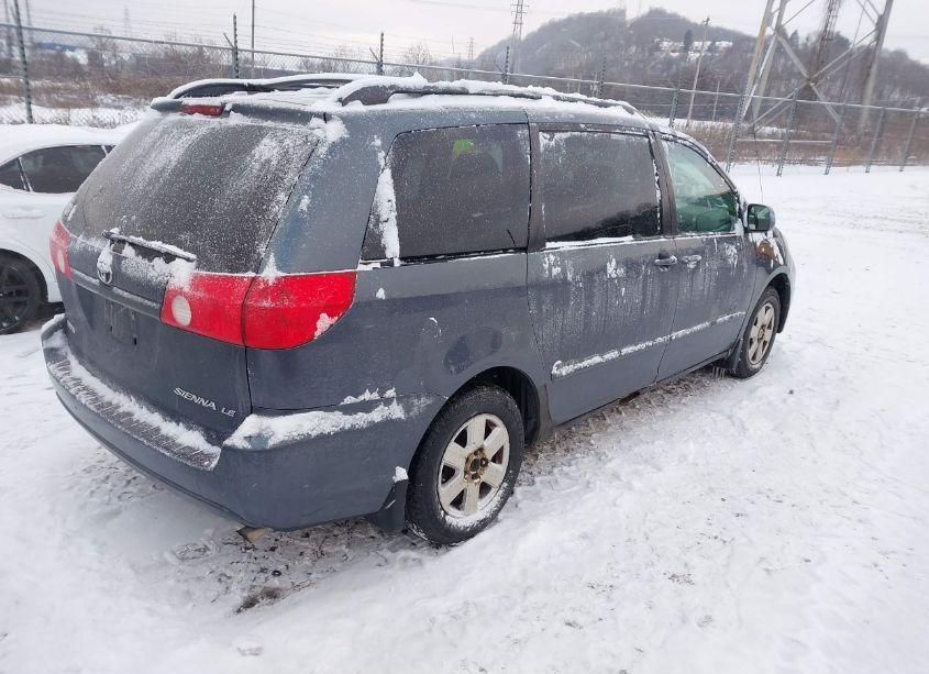 Photo 4 of 2009 Toyota Sienna LE (VIN 5TDZK23C09S226505)