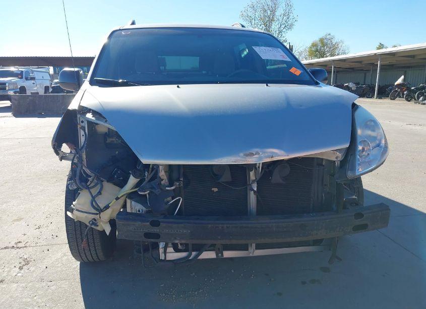 Photo 13 of 2009 Toyota Sienna CE (VIN 5TDZK23C09S245524)